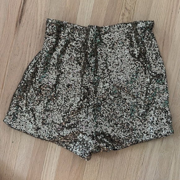 Black and Gold Sequin Shorts high rise - Picture 5 of 5